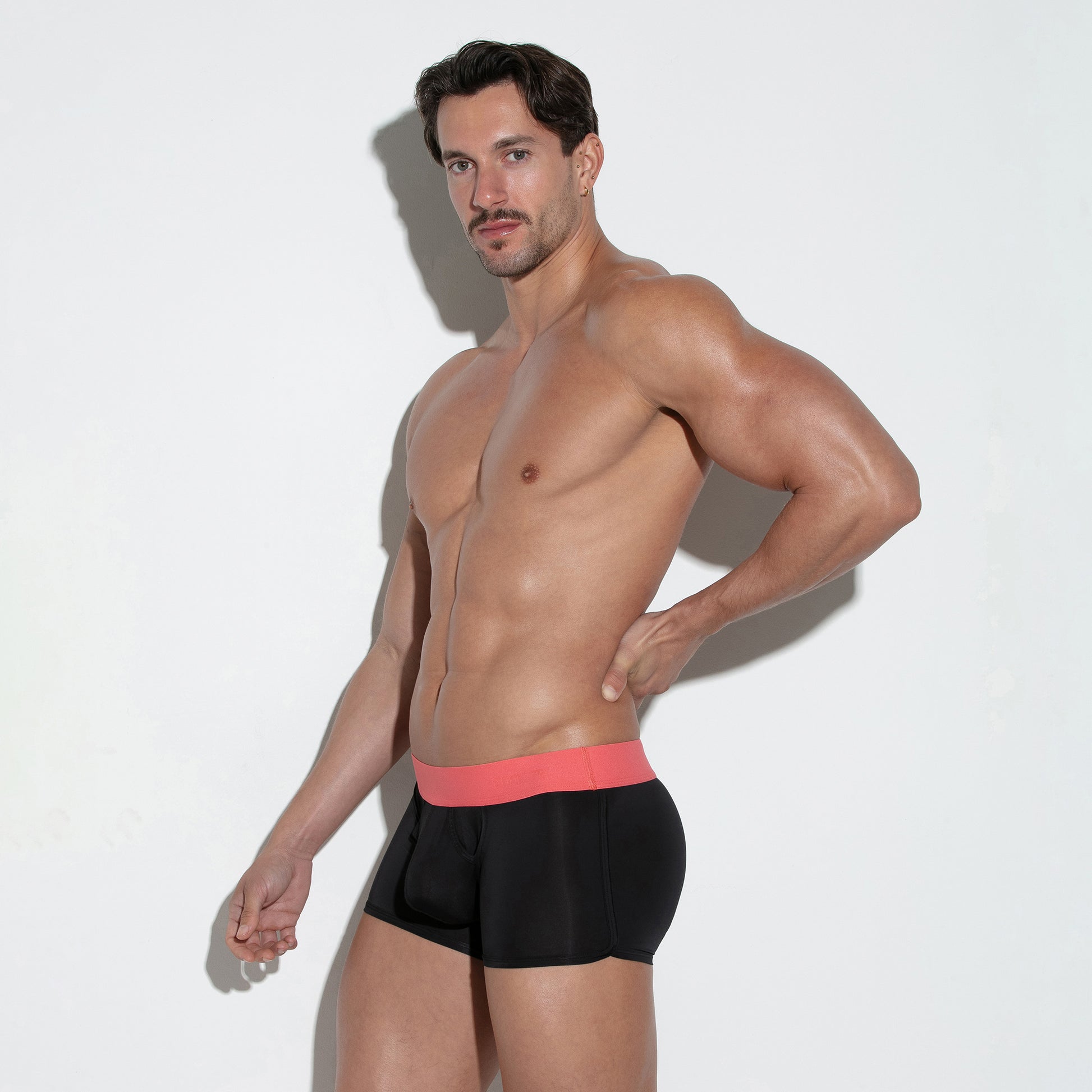 CODE 22Work Out Black